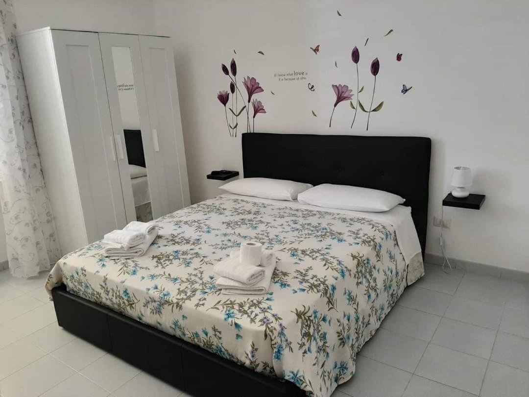 Le Tre Orchidee Bed & Breakfast Salerno Exterior photo